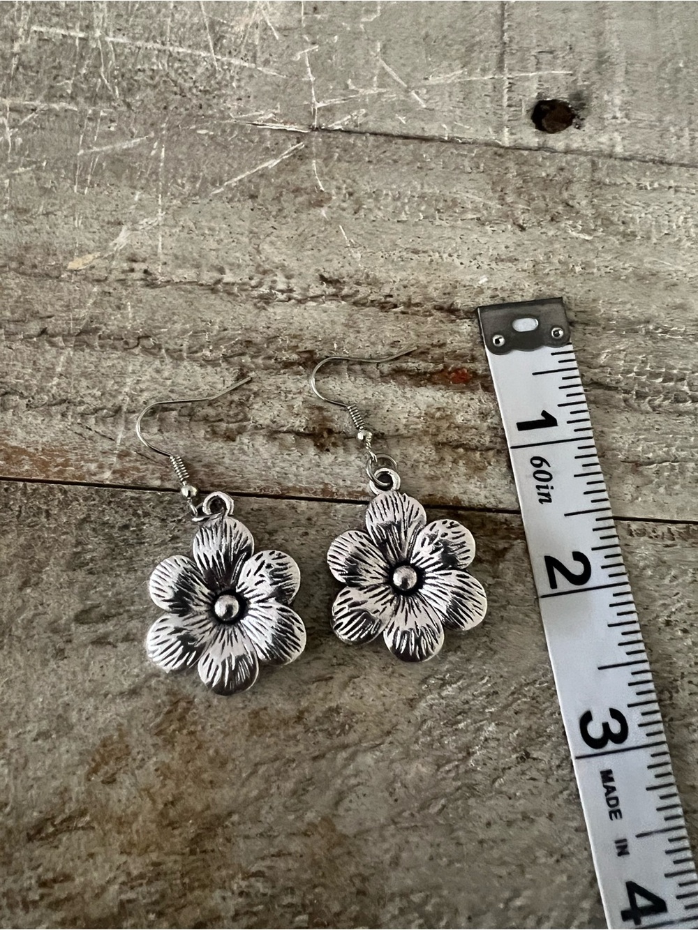 Silver Tone Floral Statement Necklace and Earrings Set - Picture 5 of 6